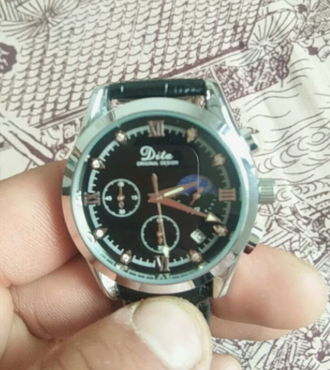 ?出手表一块  没怎么带过 感兴趣的话点“...