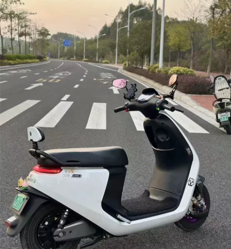 9.9新九号Q85c，美女一手车 72伏超...