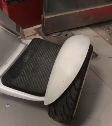 九号平衡车 看体重续航二十多公里 电池新换...