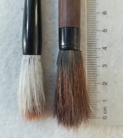 两支湖笔，一支未使用，狼羊兼，另一个老笔，...