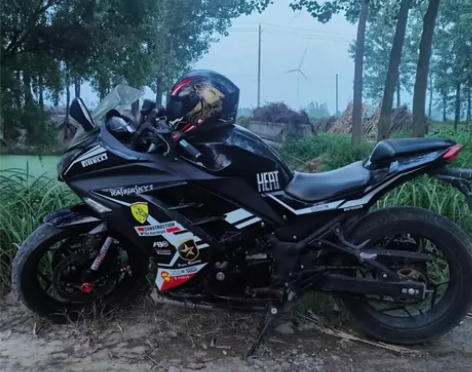 网购二手摩托车一辆，闲置在家，看看有没有喜...