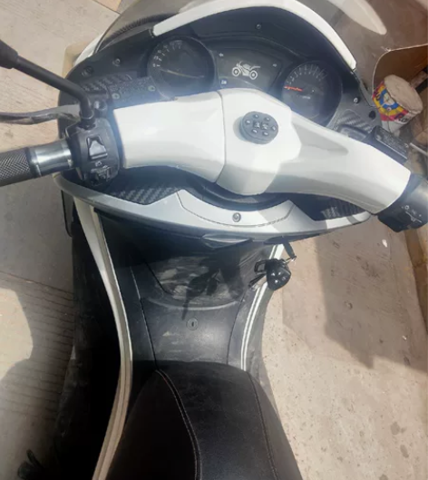 鹏城牌国产150踏板车，原车自带mp3音响...