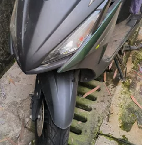 踏板摩托车！不是撒子名牌，就一坤豪用了几个...