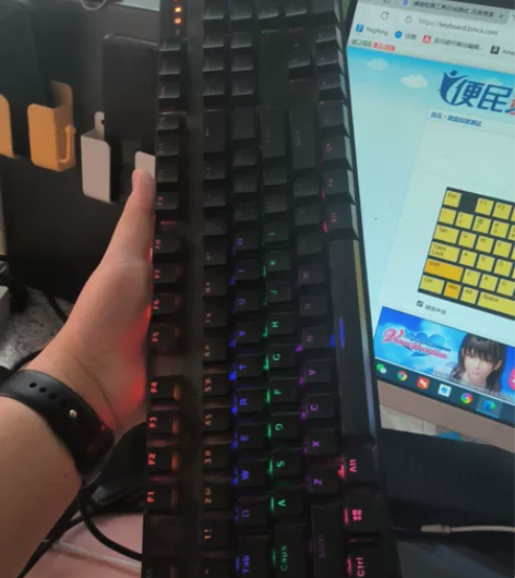 雷柏v500pro rgb背光机械键盘，发...