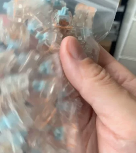 胖虎v2轴，上过焊接，轴间纸，成色定义伊拉...