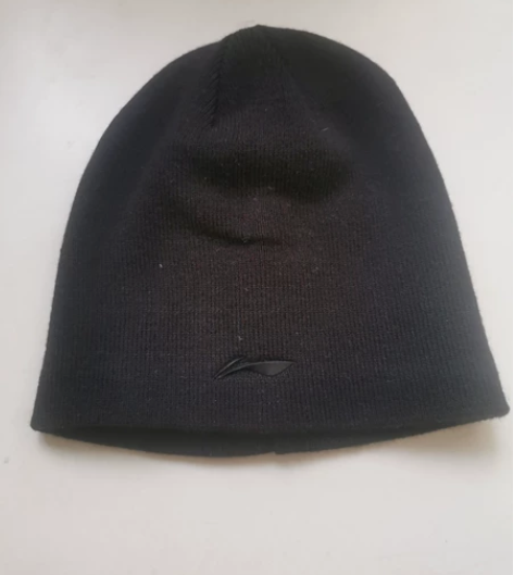 李宁黑色线帽，全新出，二手物品售出概不退换...