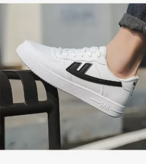 回力小白鞋，买来一次没穿过，别人送的闲置卖...