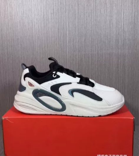 39-44码！全新！正品特步闪电秋冬季皮面...