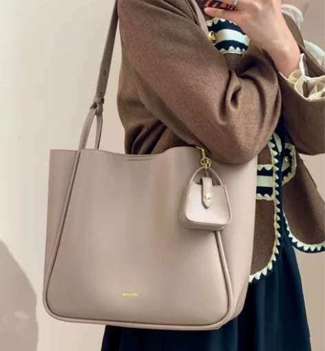 ?欧时纳菜篮子水桶包包女秋冬大容量 仅试背...