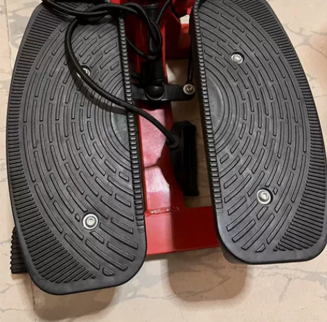 家里闲置全新踏步机，60元拿走。仅限广州自...