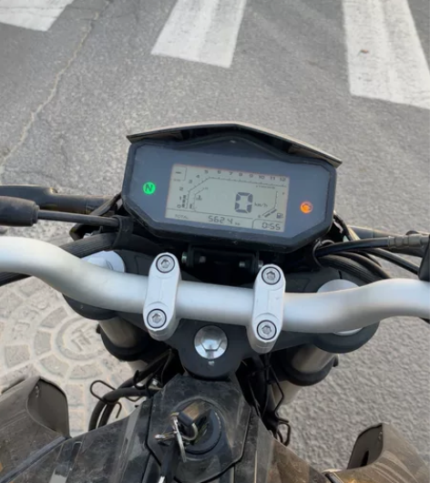 贝娜利小迅龙 20年的车子 自己女生平时骑...