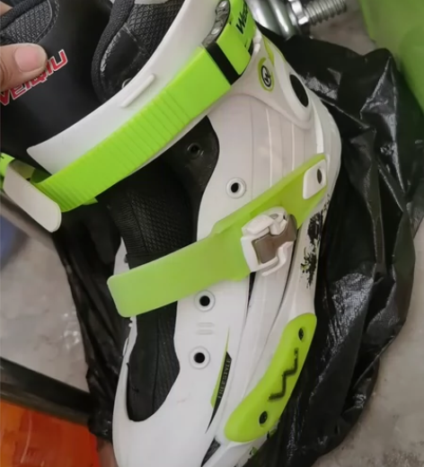 滑冰鞋，运动鞋穿39，40，41码的都可以...