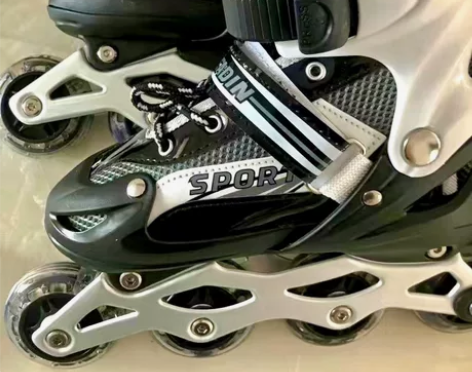 工厂面临倒闭,不开了,还有一批溜冰鞋,成本...