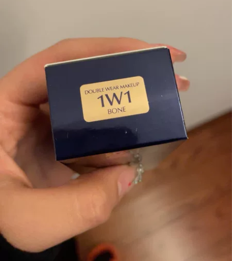 雅诗兰黛 dw粉底液 买了两瓶 第一瓶试了...