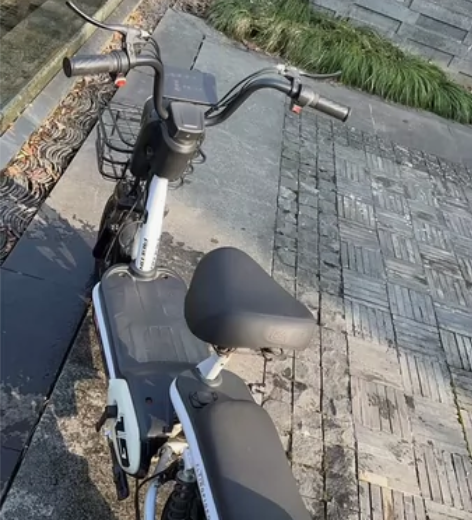 安尔达电动车，闲置了没啥用，最高时速20k...