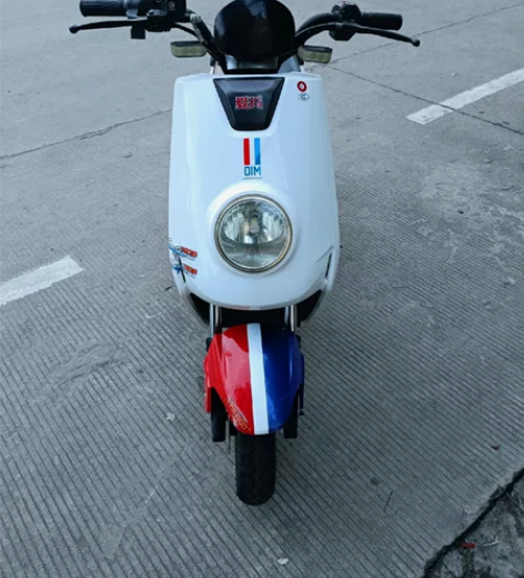 出一台闲置二手电动车，电动车 无划痕无磕碰...