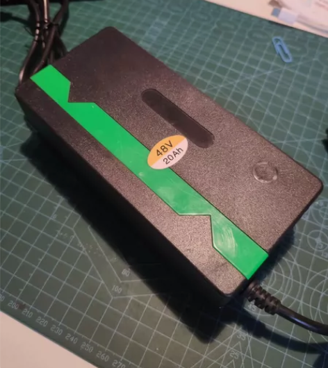外壳全新的48V20A铅酸电瓶充电器，适用...