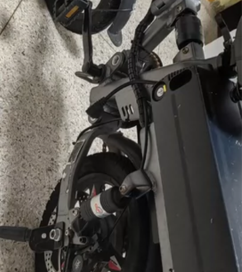 新日代驾折叠电动车 带转向灯和刹车灯，遥控...