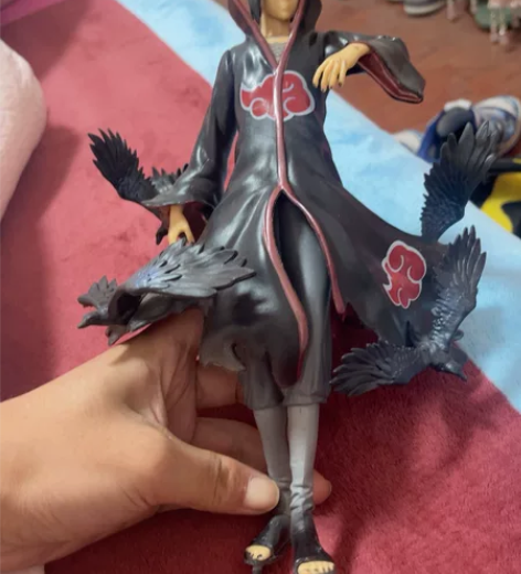 别人送的，宇智波鼬超低价，手上少了一只乌鸦...