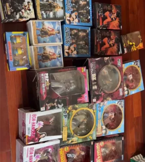 海贼王，灌篮高手 手办 没有猫贴 国产版的...