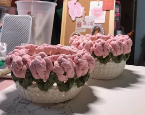 【钩织闲物】钩织钩针郁金香收纳篮 有大小两...