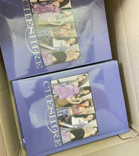 包邮itzy 新专Cheshire柴郡猫国...