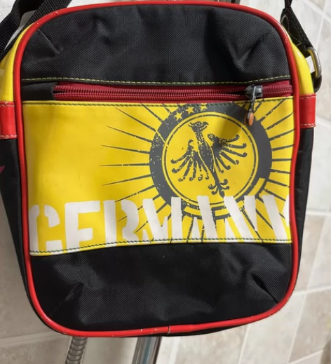 李宁运动包。可单肩可斜挎，160cm可斜挎...