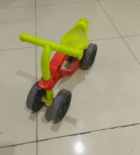 小泰克儿童无脚踏平衡车四轮学步车宝宝滑行车...