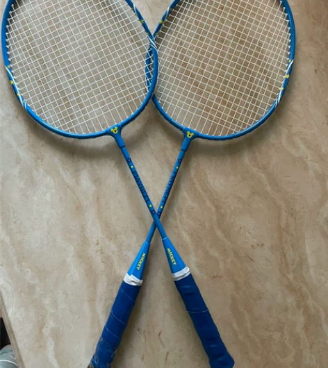 儿子的羽毛球?拍子，现在他长大了，谁家宝贝...