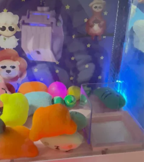 抓娃娃机儿童玩具家用迷你夹公仔女孩男童吊扭...