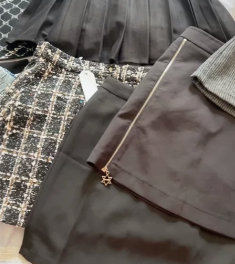 短裙短裤几乎全新 付邮费送了   质量都是...