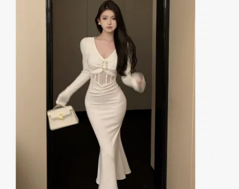 连衣裙女法式气质御姐风v领长袖打底裙秋冬新...