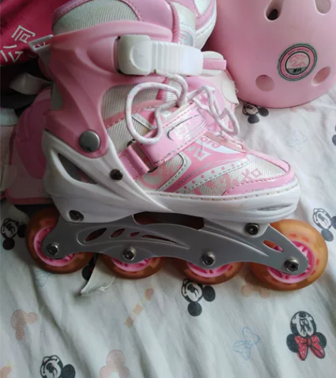 儿童轮滑鞋粉，直排轮分类：休闲鞋 适用对象...
