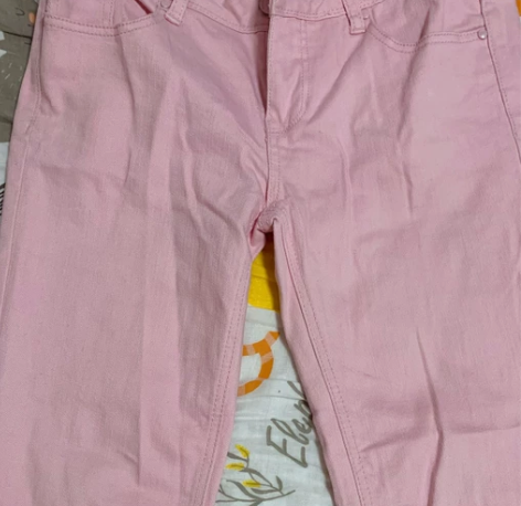 粉色直筒牛仔裤 舒服微弹性面料 颜色饱和度...