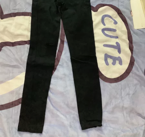 黑色铅笔小脚裤 s码 膝盖处有破洞 感兴趣...