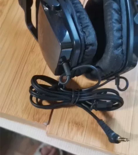 铁三角 sq505头戴式耳机，声音正常，耳...