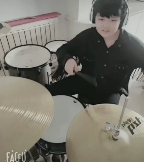 欧美走秀款酒吧歌手夜店舞台演出服装个性潮流...