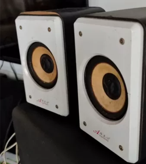 旧音响一套，带低音炮，3.5毫米耳机接口 ...