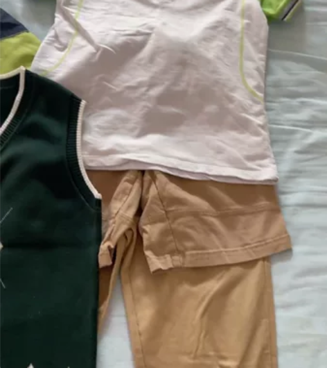 青年路小学校服160号，20元到50元，抓...