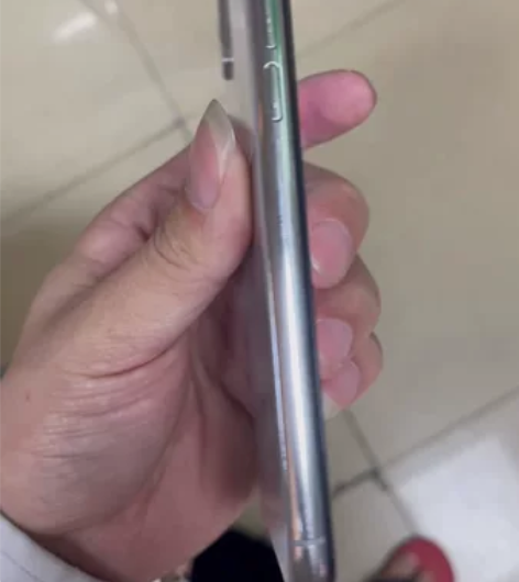 苹果X、美版64g、全原、成色如图、换过国...