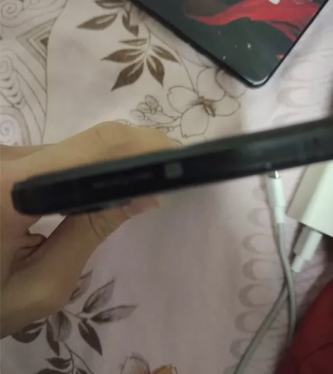 红米K40游戏增强版 本人学生党，因为要换...