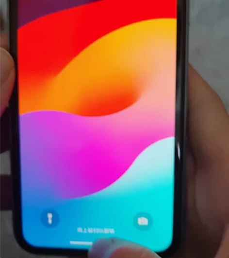 苹果11绿色 国行128g 刚换过电池，电...