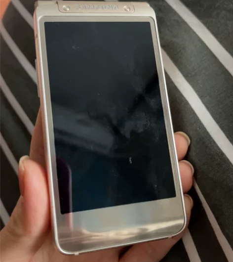 三星W2016 翻盖金色手机 已故障 屏幕...