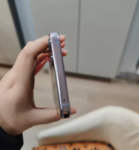 三星zfilp5 8+512 台版紫色，前...