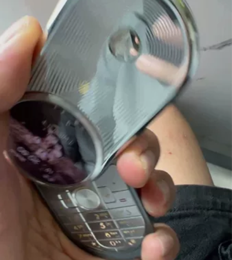 自己收藏的登月版摩托罗拉r1，外观正常使用...