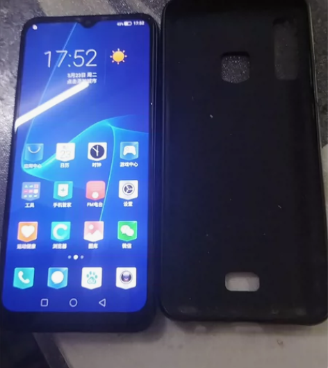 家里老人用的海信金刚6手机，电池耐用，信号...