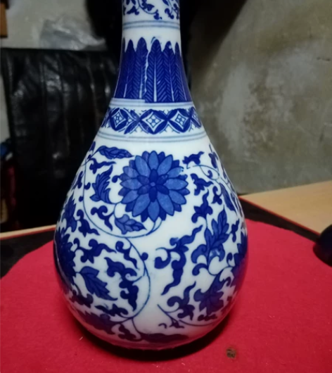 景德镇酒瓶，品相好，高20公分口径3公分，...