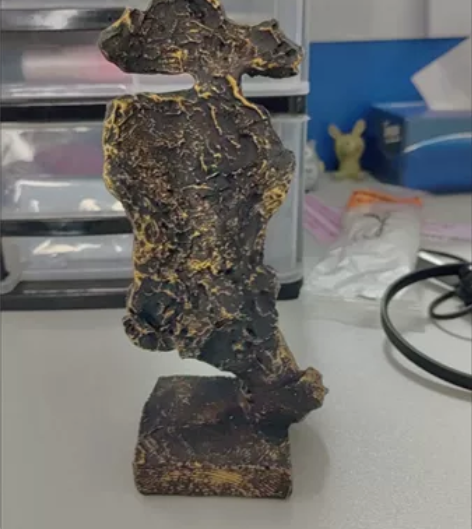 沉默是金桌面摆饰，买了半个月左右，准备搬家...