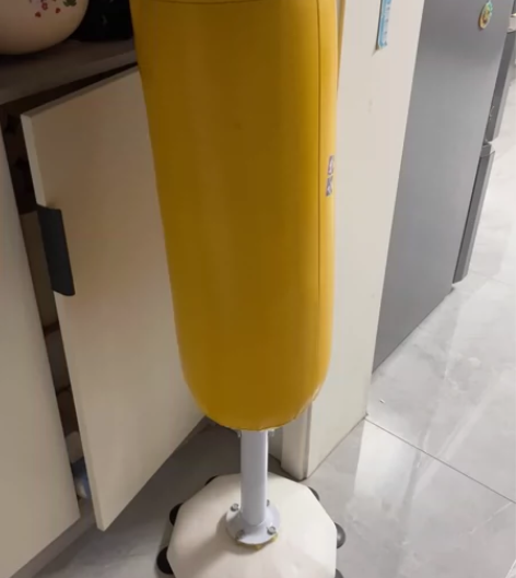 拳击，1.5米，吸盘吸在地上的，填充物是海...