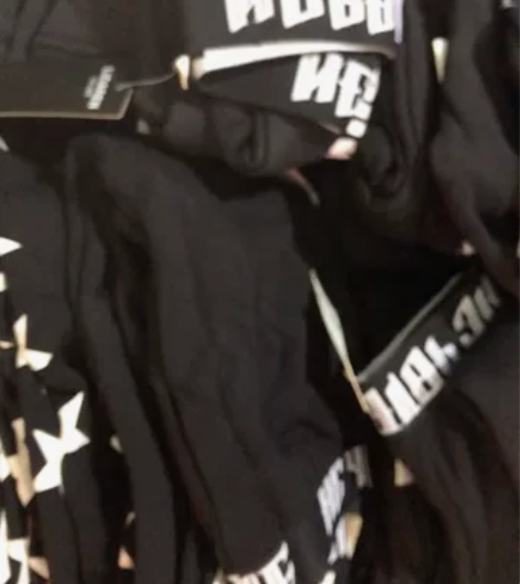 立达人服饰，时尚打底裤全新，尺码百分之九十...